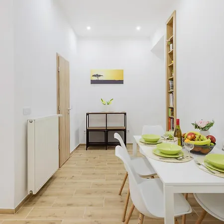 Spacious With 2 Bedrooms In Buda 2a *