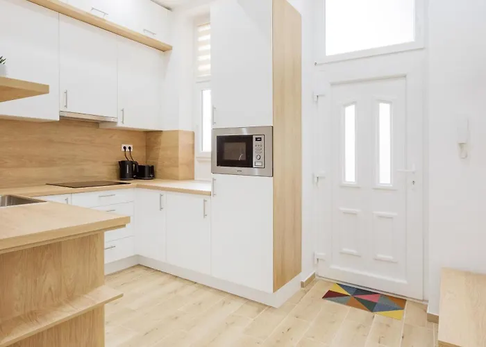 Spacious With 2 Bedrooms In Buda 2a アパート *