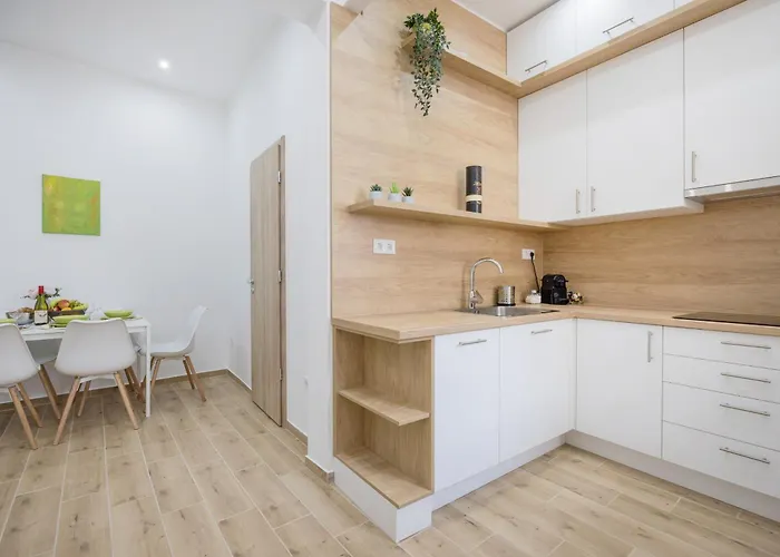 Spacious With 2 Bedrooms In Buda 2a * ブダペスト