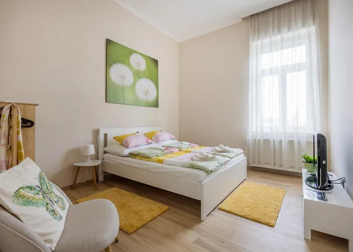 Spacious With 2 Bedrooms In Buda 2a アパート *