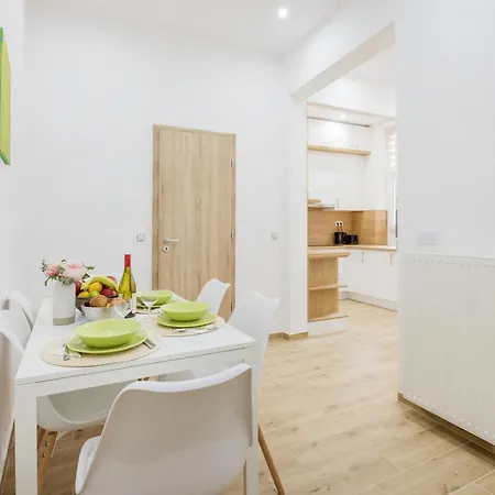 Spacious With 2 Bedrooms In Buda 2a * Budapest