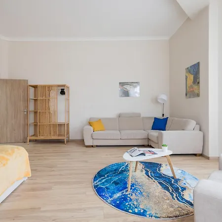 Spacious With 2 Bedrooms In Buda 2a *