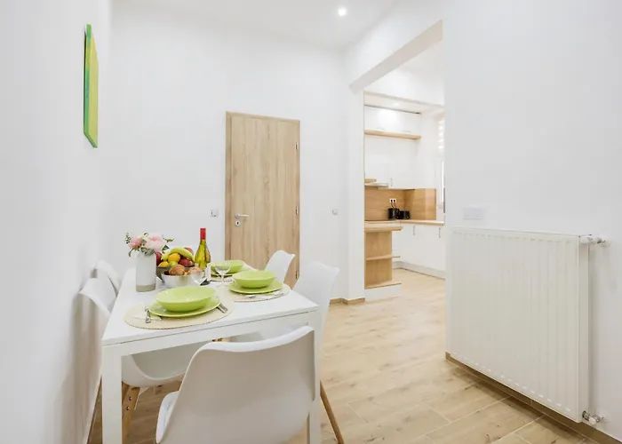 Spacious With 2 Bedrooms In Buda 2a * Budapeste
