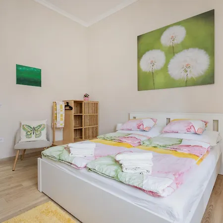 Spacious With 2 Bedrooms In Buda 2a Appartamento Budapest