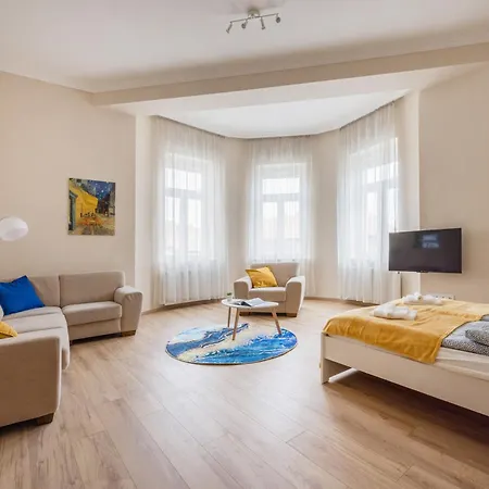 Spacious With 2 Bedrooms In Buda 2a Appartamento Budapest