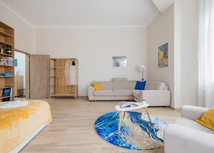 Spacious With 2 Bedrooms In Buda 2a *