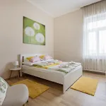 Spacious With 2 Bedrooms In Buda 2a Apartamento *