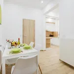 Spacious With 2 Bedrooms In Buda 2a * Budapest
