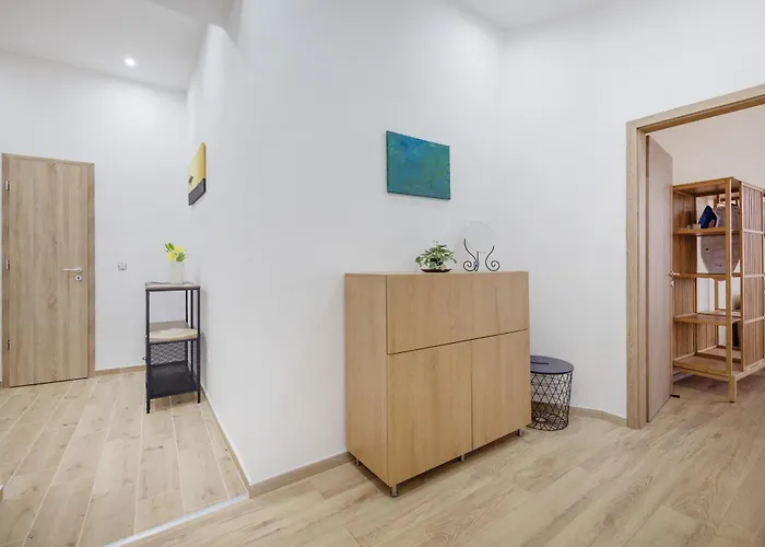 Spacious With 2 Bedrooms In Buda 2a Апартаменты *